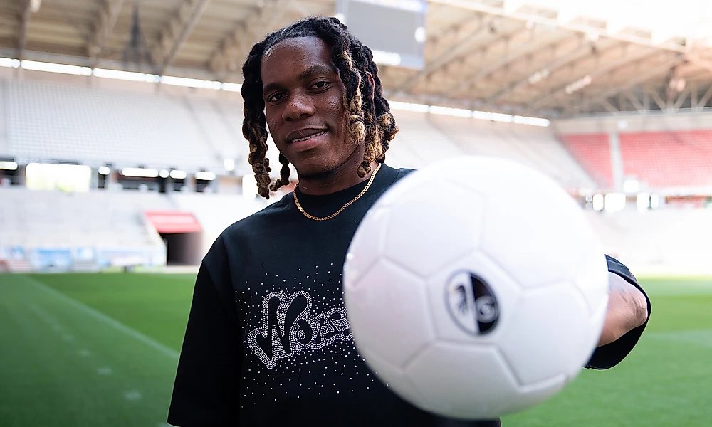 官方：弗赖堡破队史转会纪录签下特鲁瓦前锋伊里