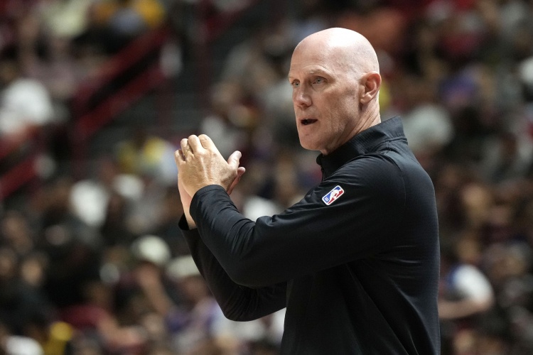 夏联冠军主帅！美记：詹特接近加入迈克-布朗教练组任进攻协调员